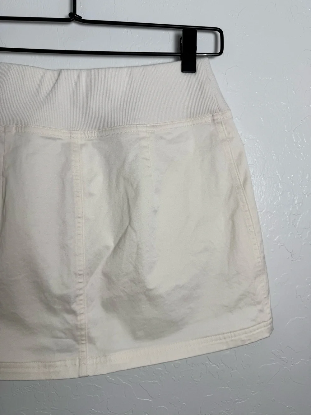 ALO Yoga Night Out Cargo Mini Skirt - Ivory